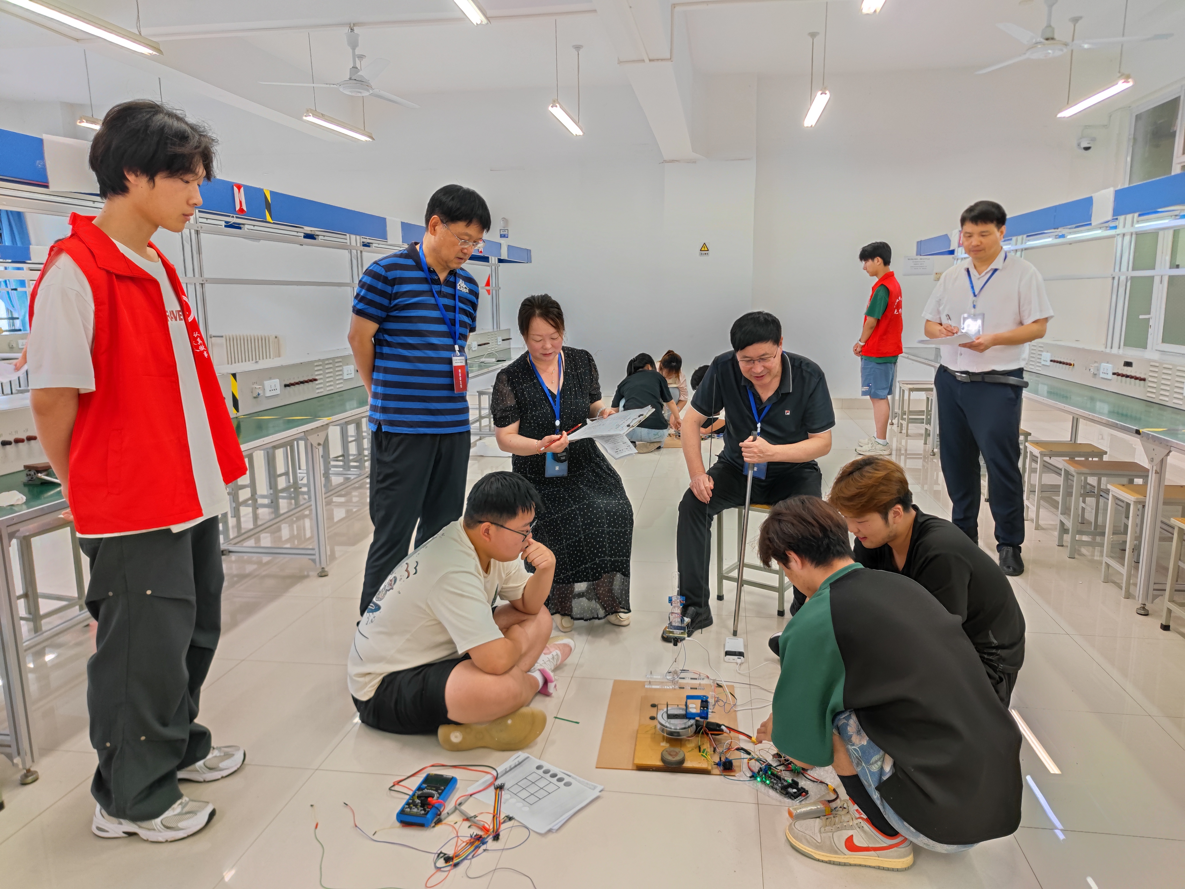2024“数智中原”河南省大学生电子设计大赛评审测试工作在我校举行