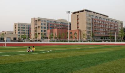 2012年建成投入使用的学生宿舍组团二（2）