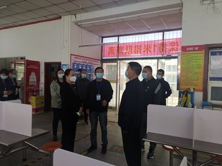 郑州市二七区副区长黄卫红一行到...