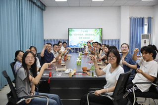 二七书院举办“巧手织端午，香囊...